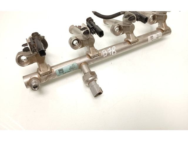 Vstřikovací lišta 31478555, 31465788   Volvo V40    B4204T37 
