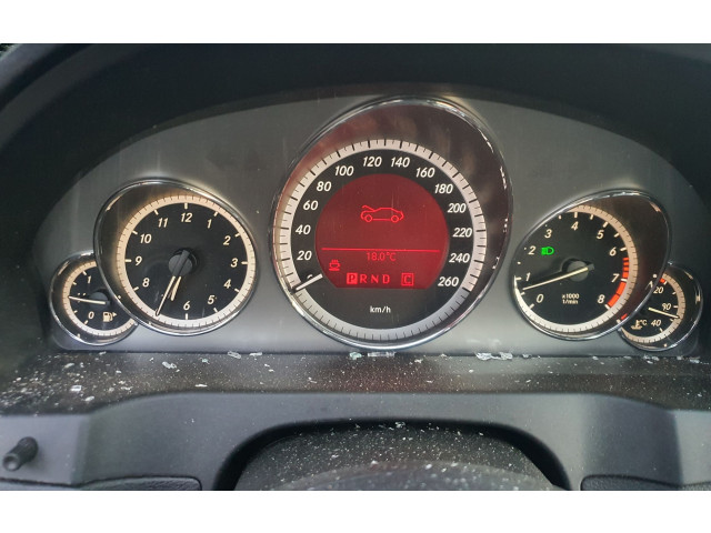 Přístrojová deska  Mercedes-Benz CLK A209 C209 2009 A2125409447  