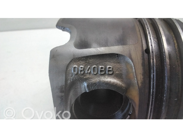 Píst 0840BB   BMW 3 E90 E91  pro naftový motor 2.0 n47d20a 