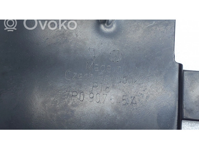 Другая деталь отсека двигателя