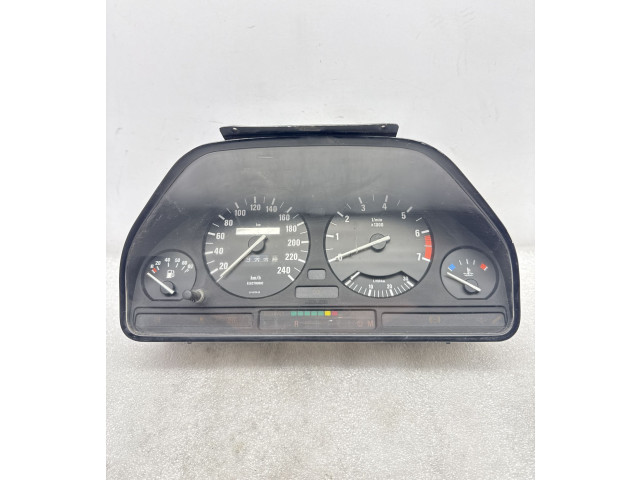 Přístrojová deska  BMW 5 E34 1990 9220300798  