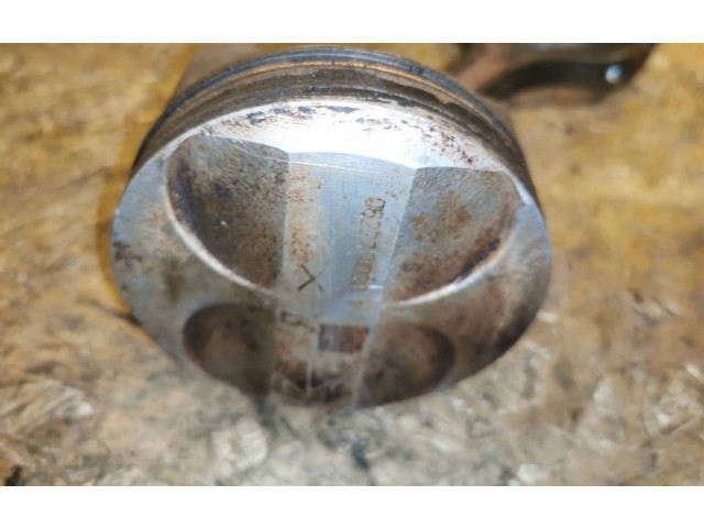 Píst A272, 0622701028   Mercedes-Benz C W203    272.920 