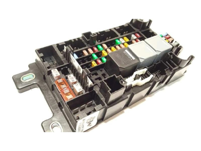 Pojistková skříňka Řídící jednotka BSM M8D214N030AA, LR144132   Land Rover Discovery 5 2022