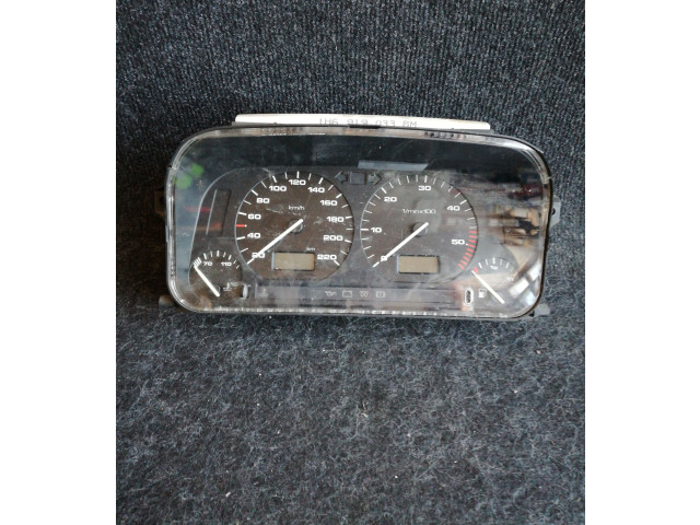Панель приборов 88311188   Volkswagen Golf III       