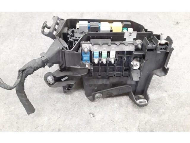  Pojistková skříňka 24654036803   Mercedes-Benz A W176 2018