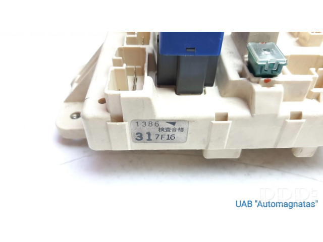 Блок предохранителей 8264120190, M7252   Toyota RAV 4 (XA10)    