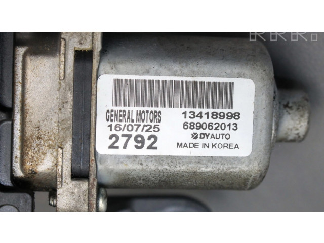 Моторчик заднего дворника 13418998, 689062013    Opel Astra J