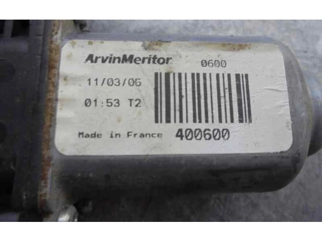 Zámek zadních dveří 400600, 2PINES   Nissan Almera Tino 2005