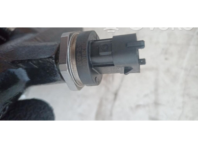 Vstřikovací lišta 175215346R, 175215346R   Renault Captur     