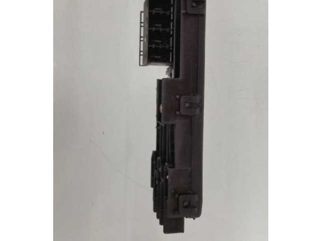   Pojistková skříňka 2115452601, 01394841   Mercedes-Benz ML W164 2006