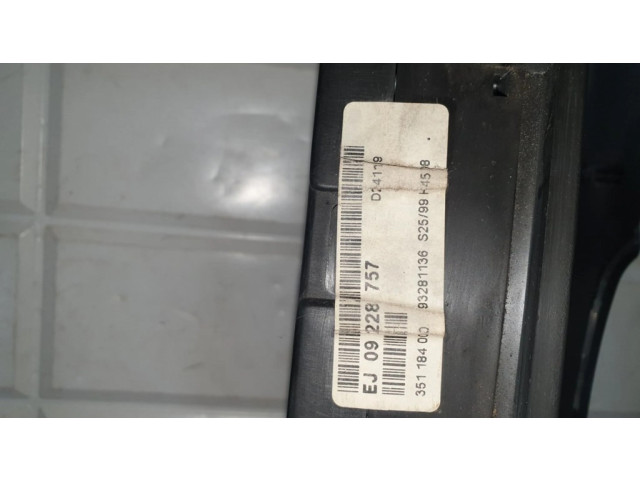 Přístrojová deska  Opel Zafira A 2001 EJ09228757, D241199  