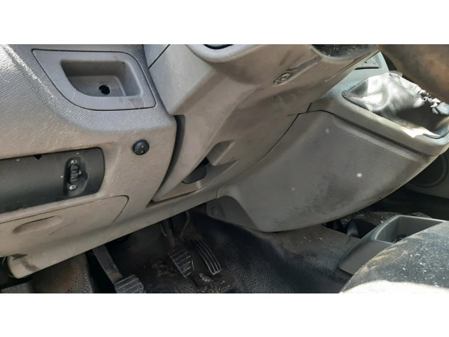 Руль Renault Kangoo II  2008-2014 года 8201558590      