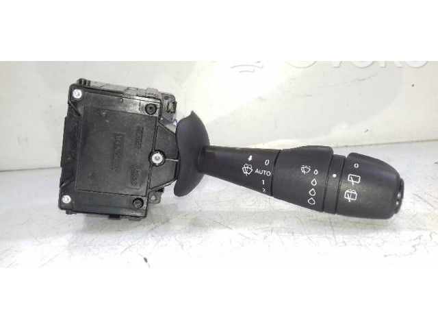 Ручка стеклоочистителей 255676085R, E106703251   Renault Captur