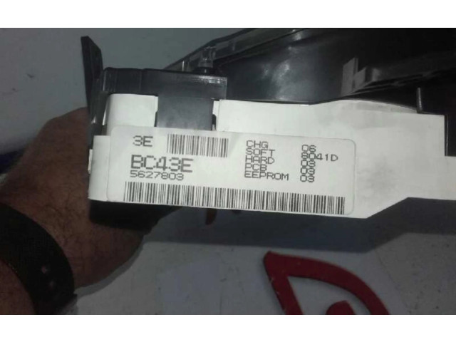 Přístrojová deska  Nissan Micra  5627803  