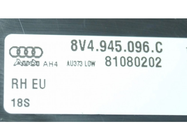 Задний фонарь правый 8V4945096C    Audi A3 S3 8V   2013-2019 года