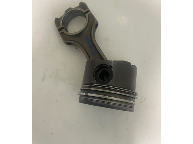  Поршень с шатуном M51D25_256T1 11252246629, 11252246630  BMW 5 E39  