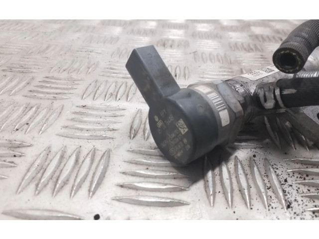 Vstřikovací lišta 03L130089Q, 057130764AB   Audi A5 8T 8F    CGLC 