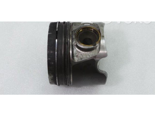  Поршень  7901S, 23R0  Audi RS4 B8  