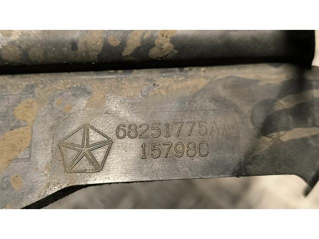 Блок предохранителей  68251775AA   Jeep Grand Cherokee    