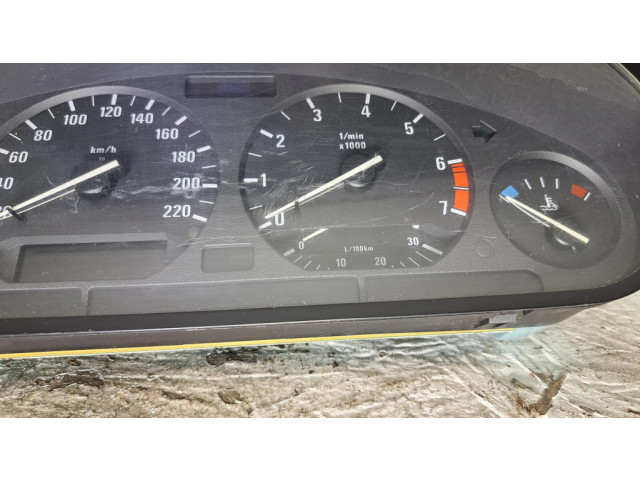 Přístrojová deska  BMW 3 E36 1999 110008463087, 62118361208  