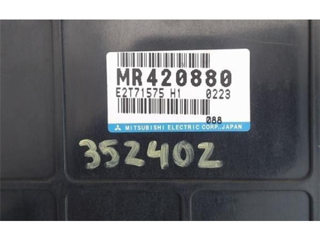 Řídící jednotka MR420880, e2t71575   Mitsubishi Montero 2000