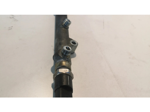 Vstřikovací lišta 0445216002, 0281002475   BMW 5 E39  pro naftový motor 2.5 25 6D1 