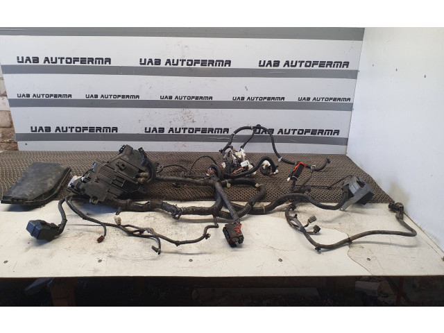 Блок предохранителей  284b71by0a   Nissan Murano Z51    