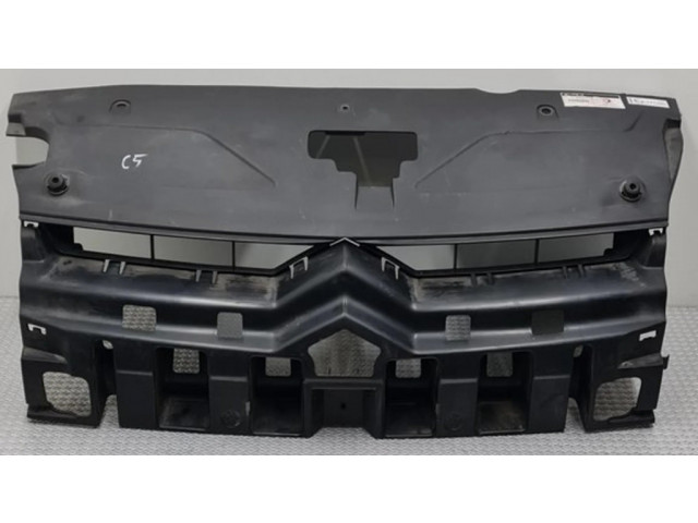 Передняя решётка Citroen C5 2005-2008 года 1858670016, K557      