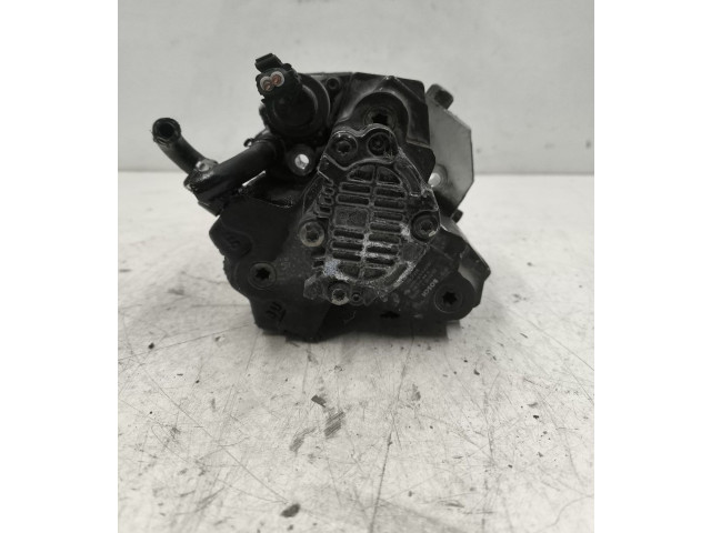 Vstřikovací čerpadlo 8689590   Volvo S80    D 5244 T 
