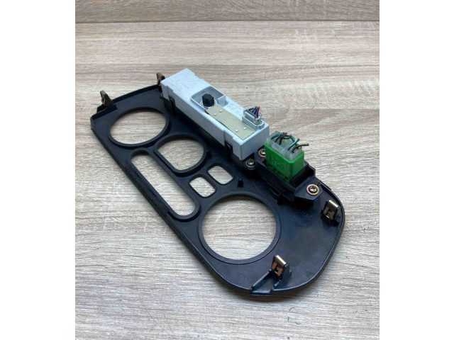 Дисплей    MR189269, 29080   Mitsubishi Colt