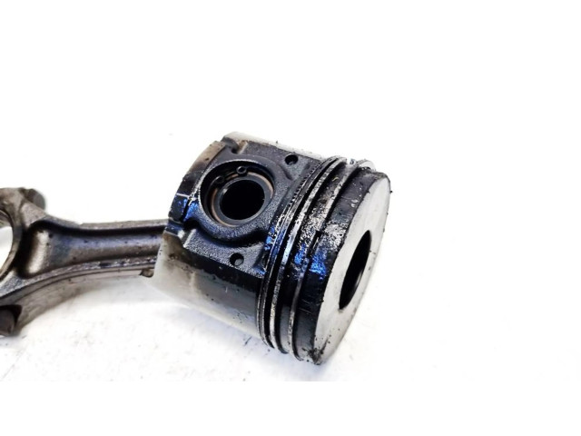 Píst    Mazda 626  pro naftový motor 2.0  