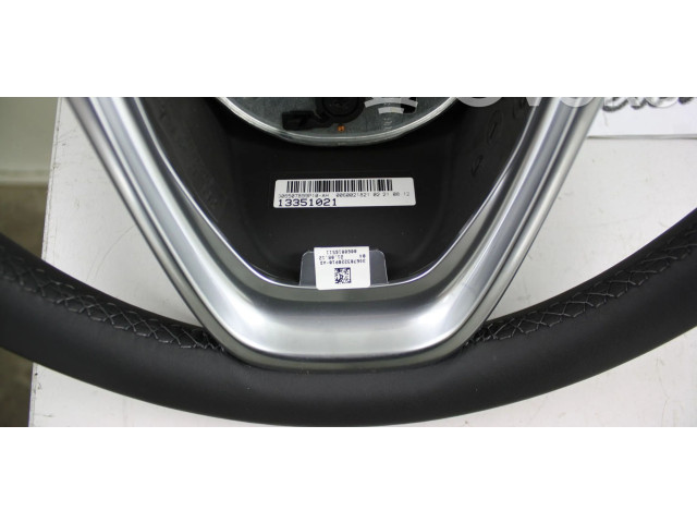 Volant Opel Meriva B 2013 13351021, 13305818  
