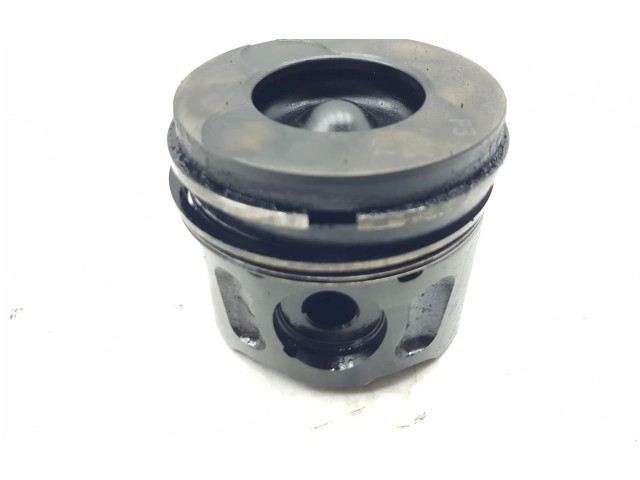 Píst 0628R1, PISTON RHR   Peugeot 307  pro benzínový motor 2.0  