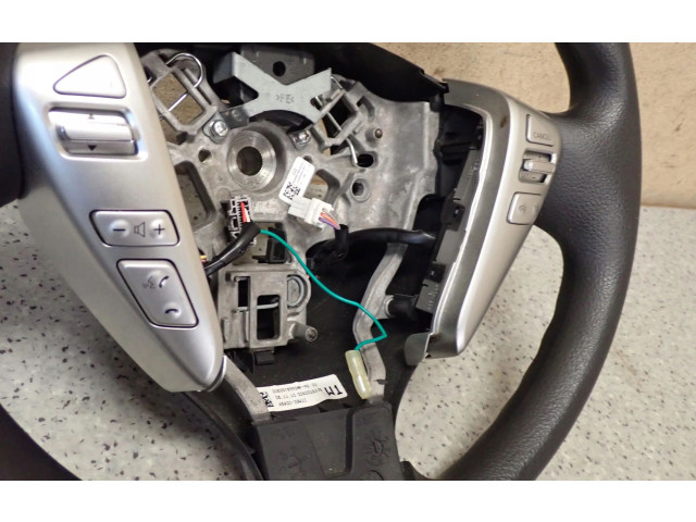 Volant Nissan Note (E12) 2014   