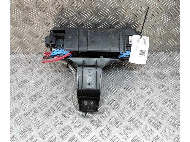   Pojistková skříňka 109440502F   Tesla Model X 2020