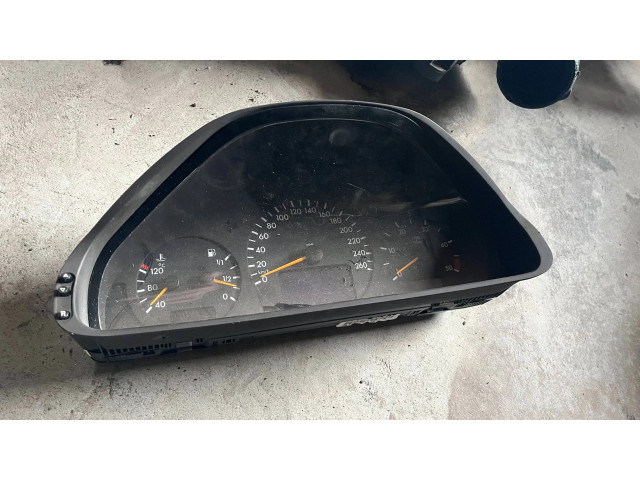 Přístrojová deska  Mercedes-Benz E W210 2000 A2105402811, 110080063002  