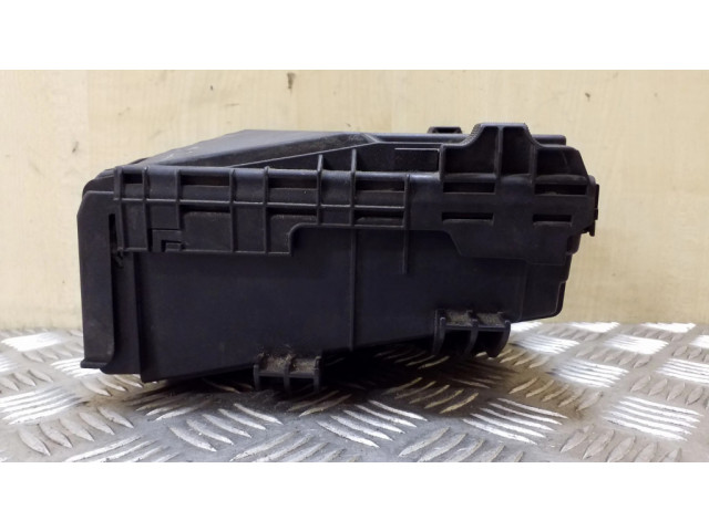 Блок предохранителей  1K0937132F, 8J0937124   Audi TT TTS Mk2    