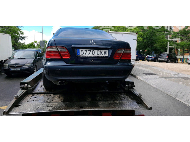 Volant Mercedes-Benz CLK A208 C208 1997 A1704600103  