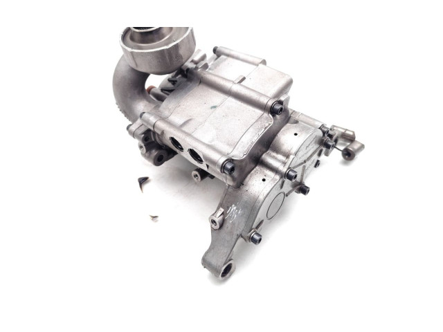 Масляный насос  AYH 07Z115105D  Volkswagen Touareg I 