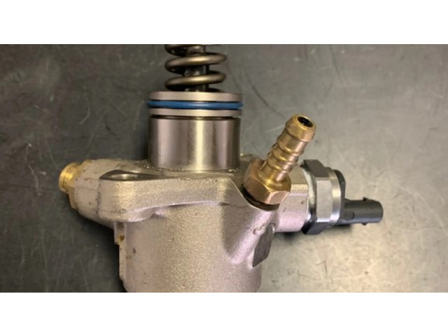 Vstřikovací čerpadlo 079127025T, AFS034136D   Audi RS6  pro benzínový motor 4.0  