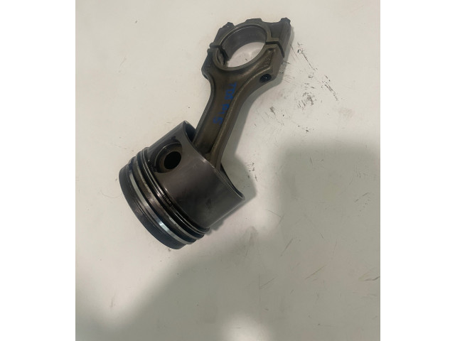  Поршень с шатуном M51D25_256T1 11252246629, 11252246630  BMW 5 E39  