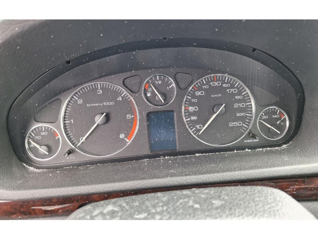 Přístrojová deska  Peugeot 207 CC 2006 6106V4  