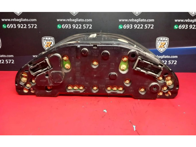 Přístrojová deska  Mercedes-Benz CLK A209 C209  110.008.737  