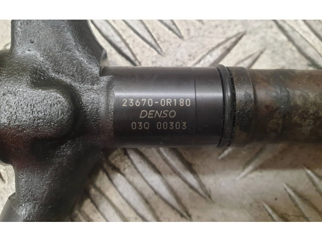 Vstřikovač 236700R180   Toyota Auris 150     