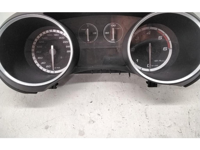 Přístrojová deska  Alfa Romeo Giulietta 2011 50521957, 50521957  