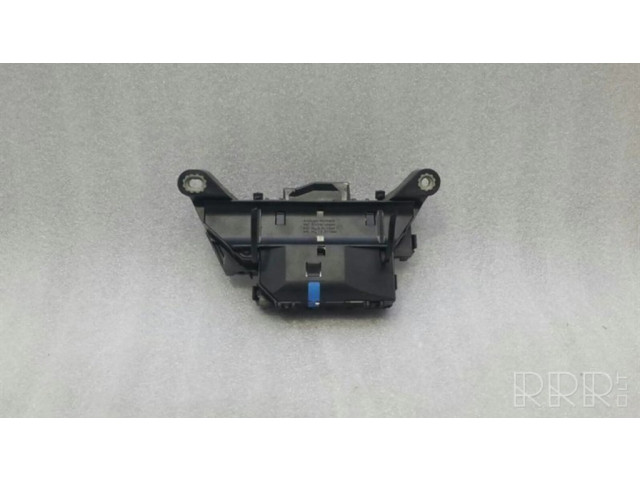   Pojistková skříňka A2305450801   Mercedes-Benz SL R230 2007