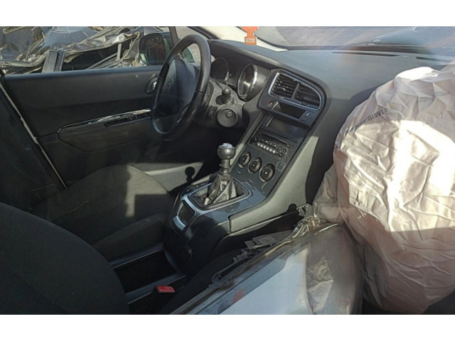 Руль Peugeot 5008   -  года 96866138ZD      