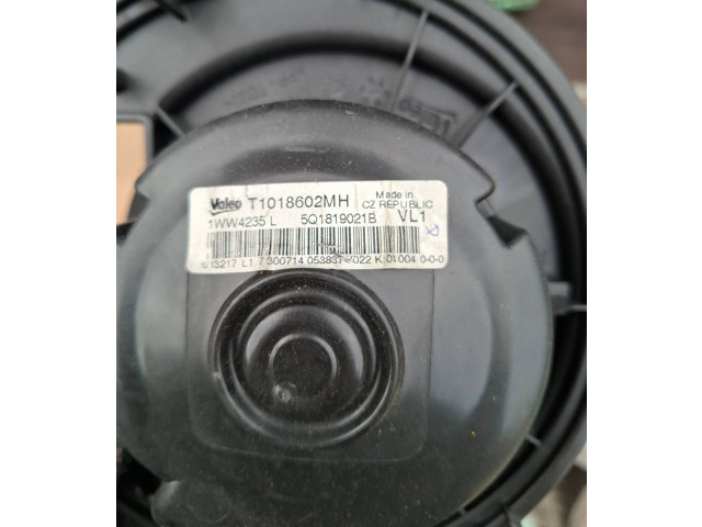 Панель приборов 1WW4235, 5Q1819021B   Volkswagen Golf VII       