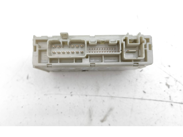   Pojistková skříňka 72409648   Toyota Yaris 2012