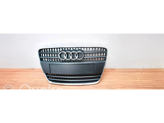 Верхняя решётка Audi Q7 4L 2005-2015 года 4L0853651      